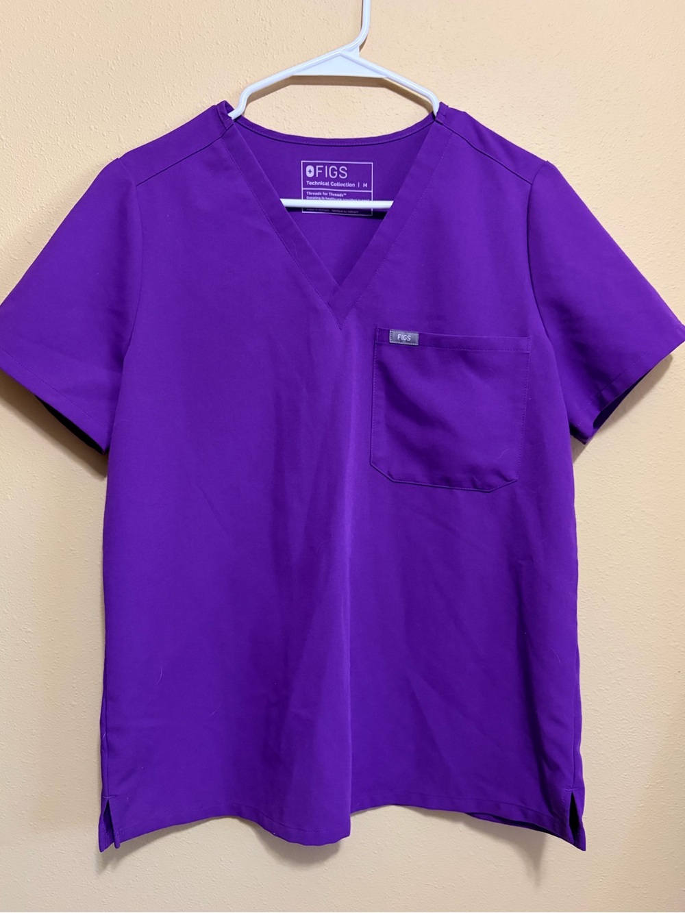 FIGS Women’s V-Neck Scrub Top in Purple